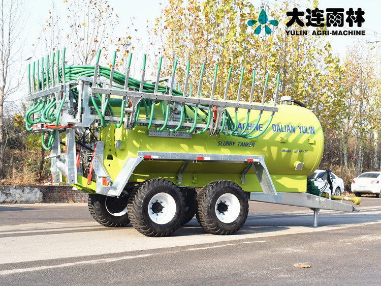 大連雨林12立方新型液態(tài)灑糞車 沼液施肥機 液態(tài)有機肥撒施機
