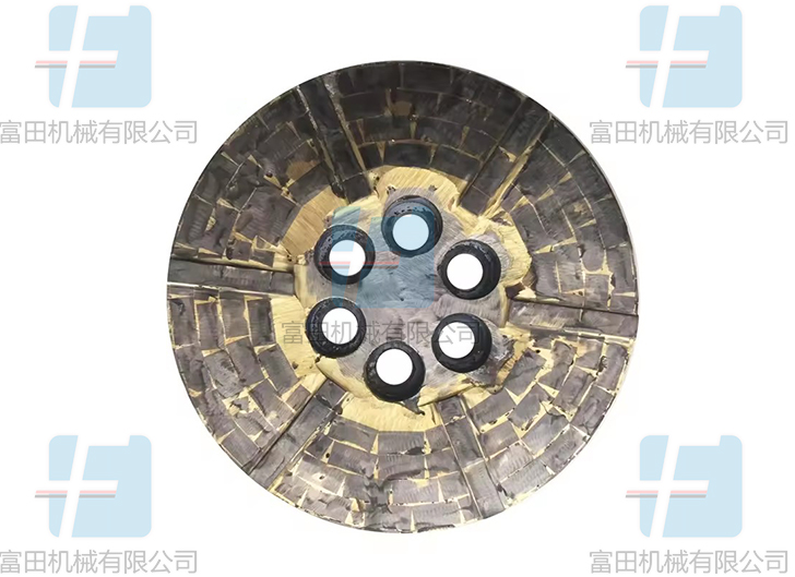 愛(ài)立許R28型強(qiáng)混機(jī) 錳鋼壓盤 反復(fù)沖壓