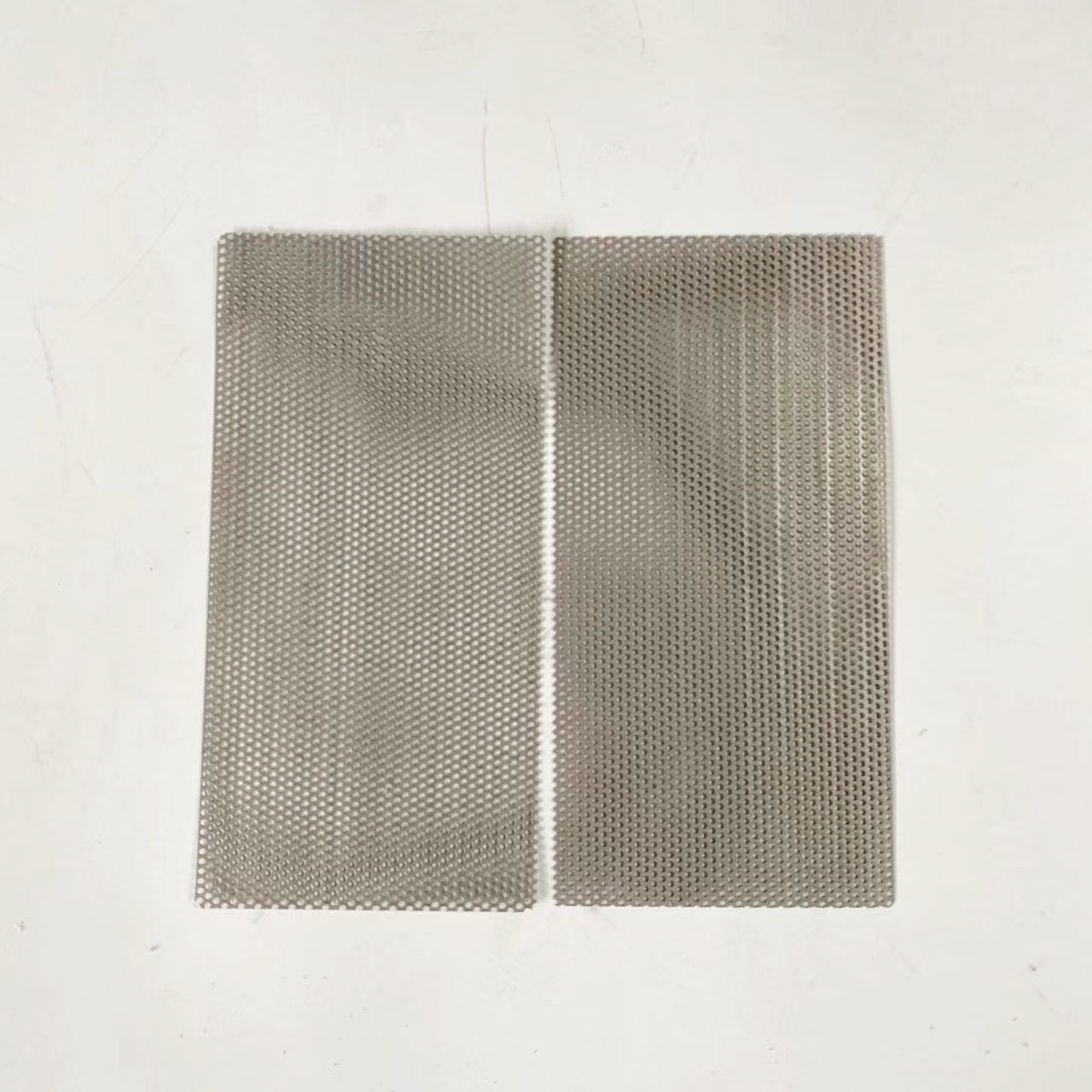 廠家直銷304不銹鋼沖孔網(wǎng) 室內(nèi)外裝飾網(wǎng) 過(guò)濾沖孔網(wǎng) 網(wǎng)孔可定制